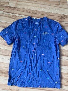 tshirt nike colourful